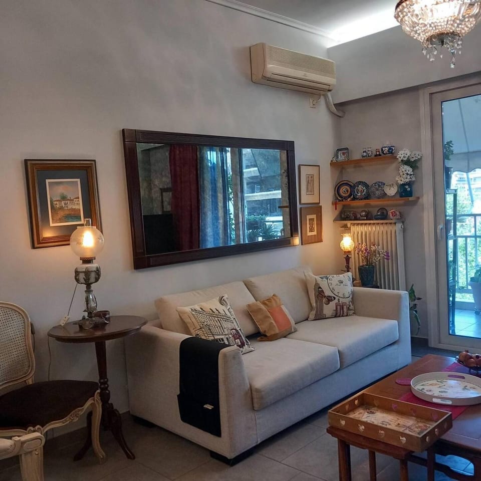 Retro Stylish House in the Heart of Athens Apartment in Athens