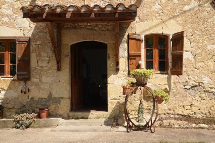 La ferme des Perdilles Farm Stay in Occitanie