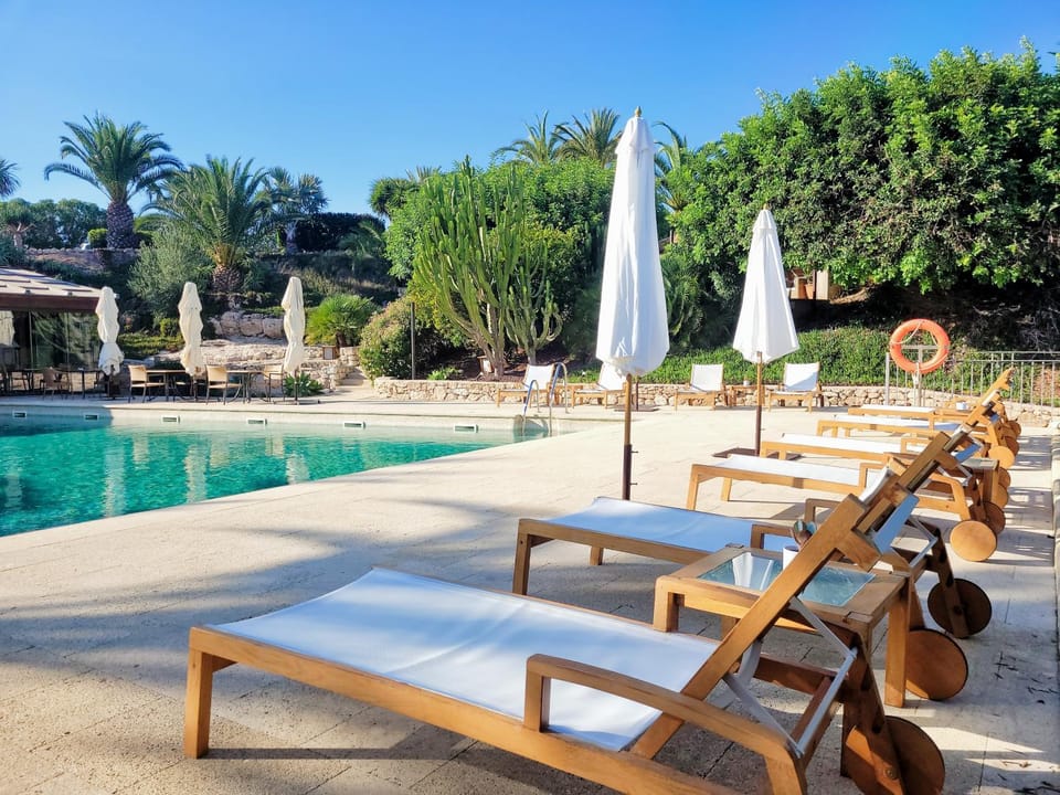 Garden view, Swimming pool, sunbed