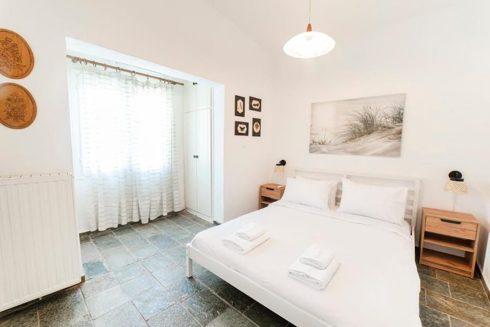 The Olive Yard Retreat, mountain and sea view! House in Decentralized Administration of Attica