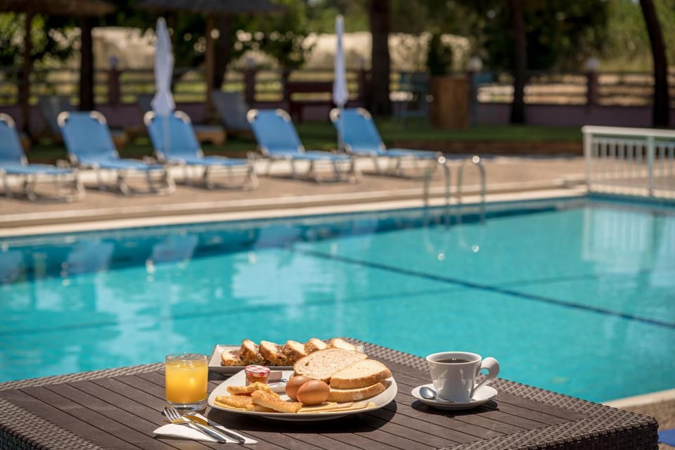 Swimming pool, Swimming pool, Breakfast, sunbed