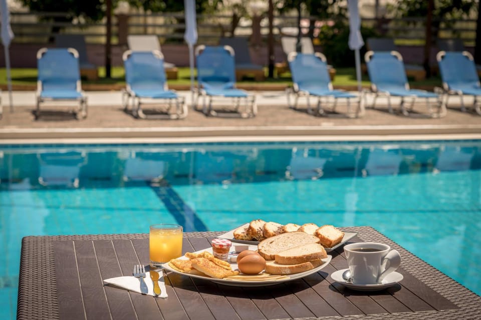Swimming pool, Swimming pool, Breakfast, sunbed