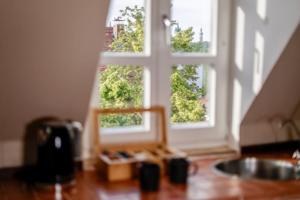 Landmark view, kitchen