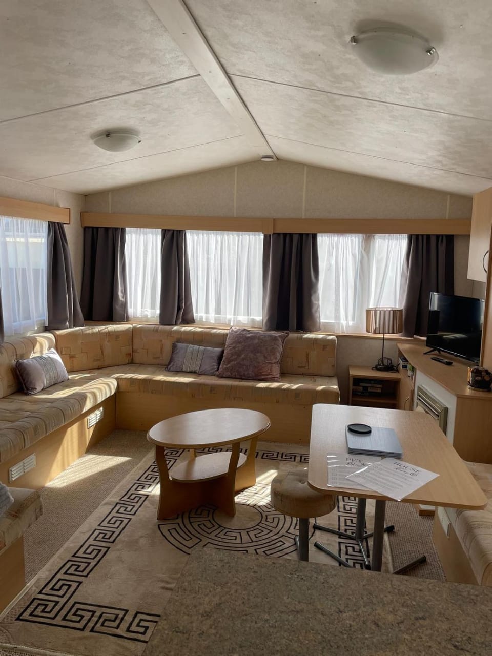 Caravan 3 A comfortable and spacious caravan Chalet in Rother District