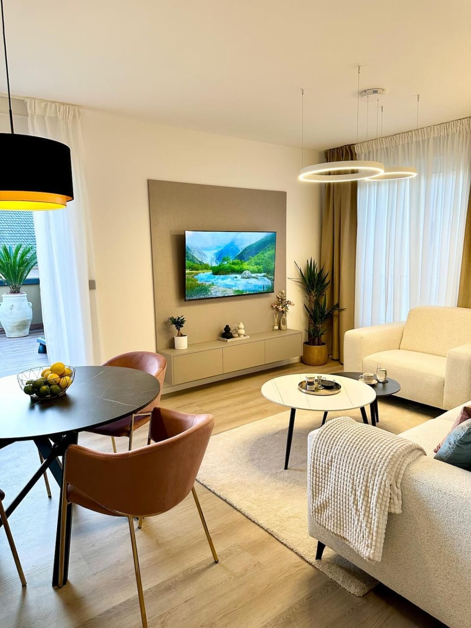 TV and multimedia, Living room, Decorative detail, Seating area, heating, internet, soundproof, air conditioner