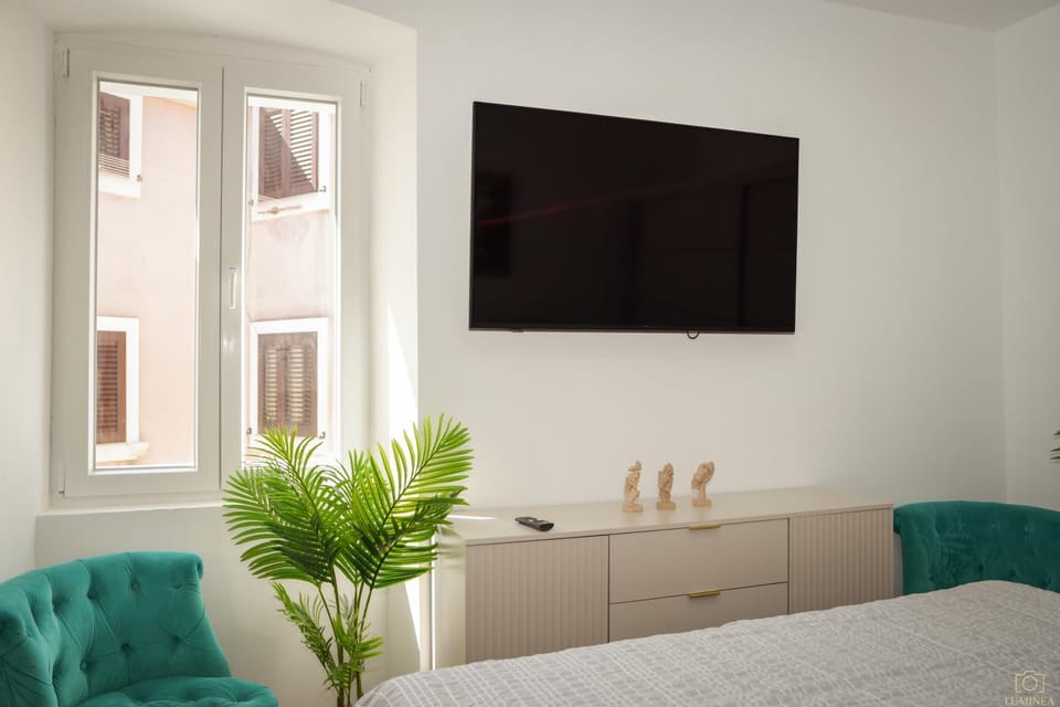 TV and multimedia, Bedroom