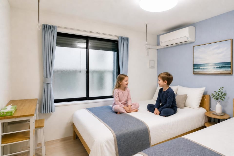 Bed, People, Photo of the whole room, Bedroom