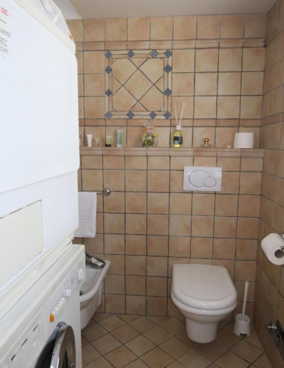 Toilet, Bathroom, bidet, washing machine, dryer