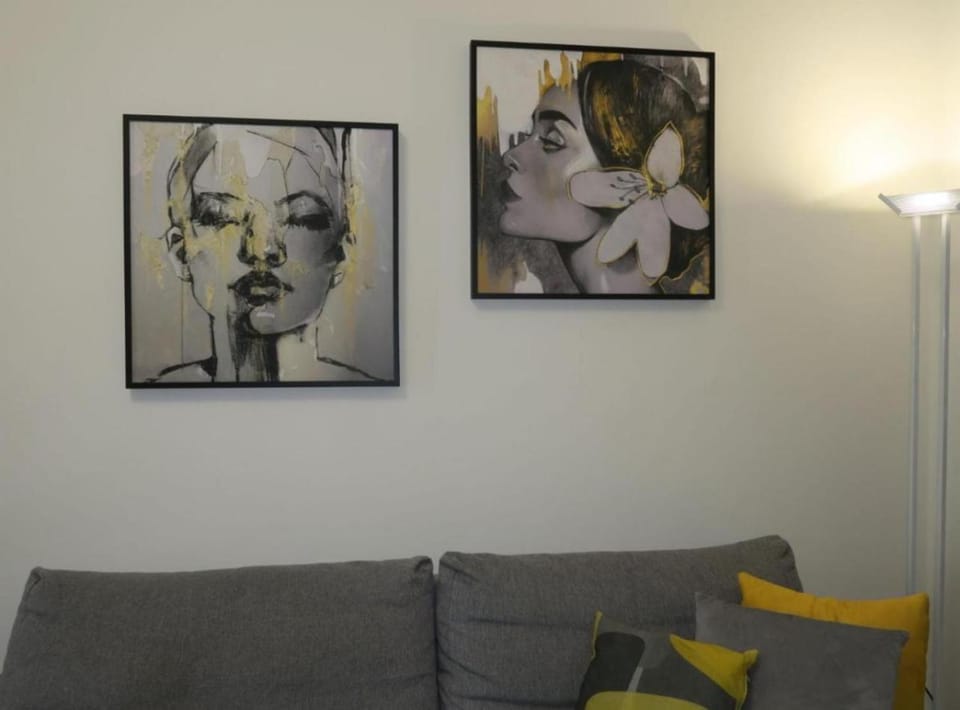 Living room, Decorative detail, Seating area