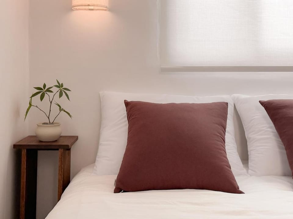 Sui Sinchon, 5 minutes to Sinchon Station, 8 minutes to Hongik University, 2BR, maximum 4 people Villa in Seoul