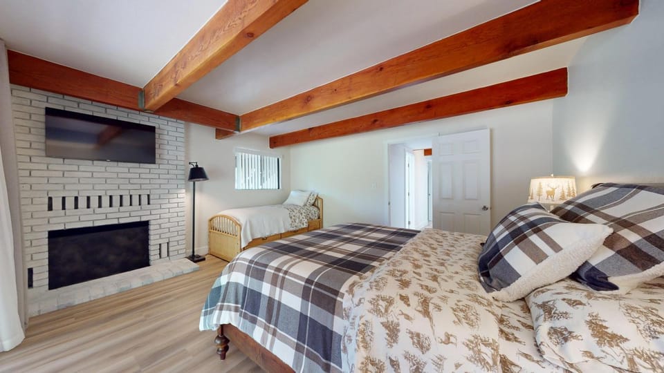 Grateful Getaway - Serene Mountain Retreat home House in Groveland