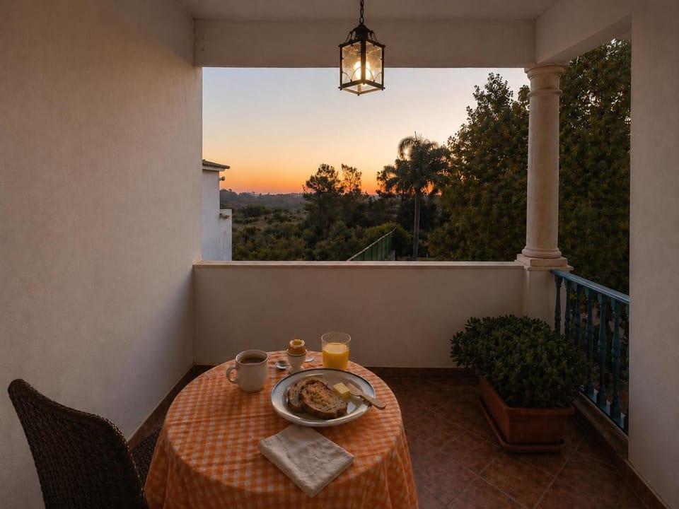 Natural landscape, View (from property/room), Balcony/Terrace, Dining area, Breakfast