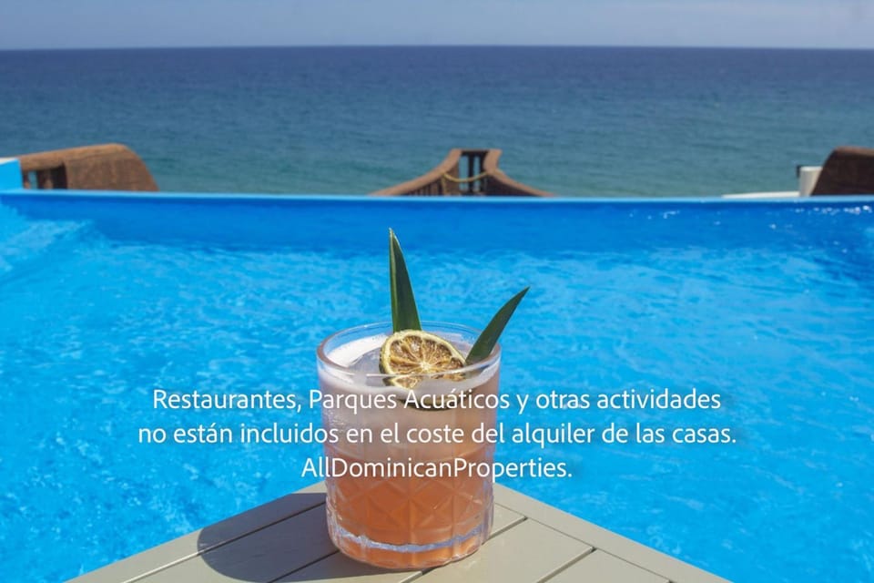 Summer, Food and drinks, Swimming pool, Drinks, Non alcoholic drinks
