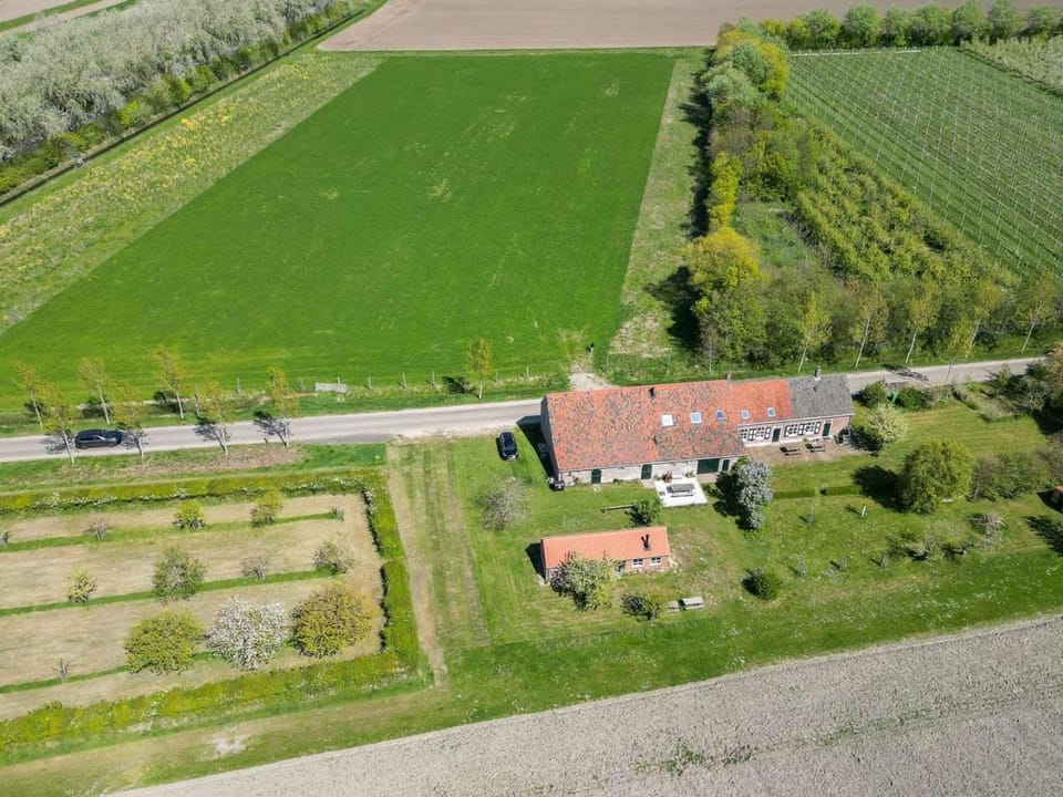Holiday home for 8 in Oostkapelle - Oranjezonweg 7 - De grote Hoeve House in Oostkapelle