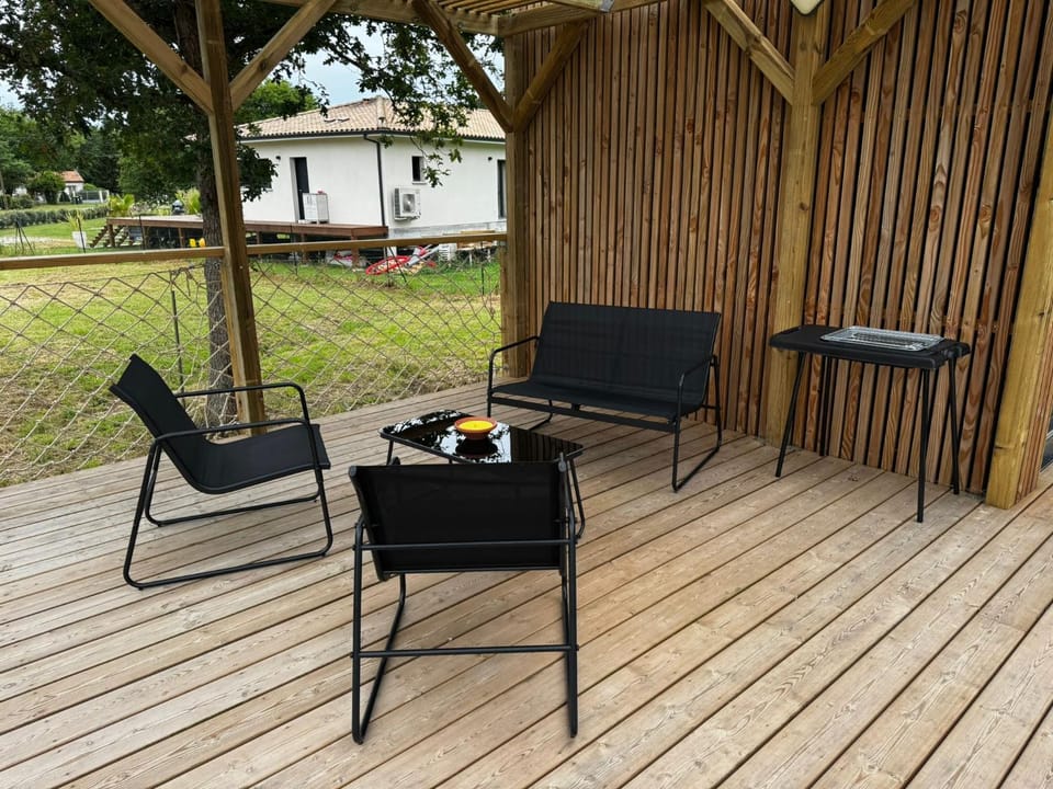Ecofriendly tinyhouse on an enclosed property House in Soulac-sur-Mer