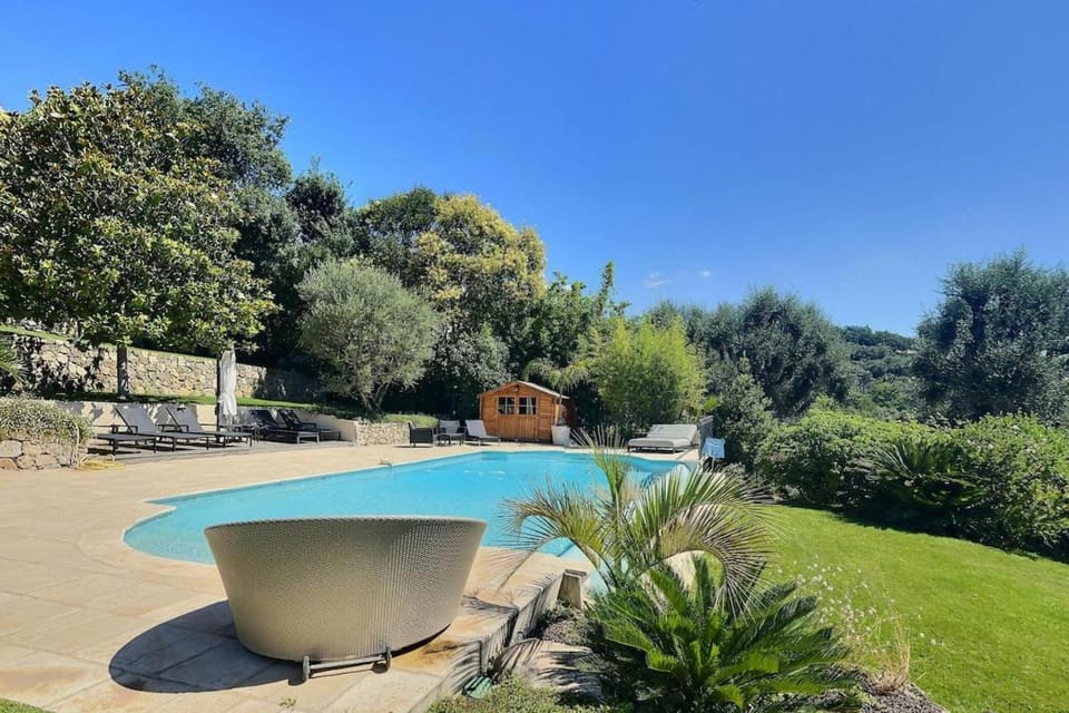 FRGK Pibonson Luxury Villa 7 Suites, Infinity Pool, Spa & Gym Near Cannes Villa in Mougins
