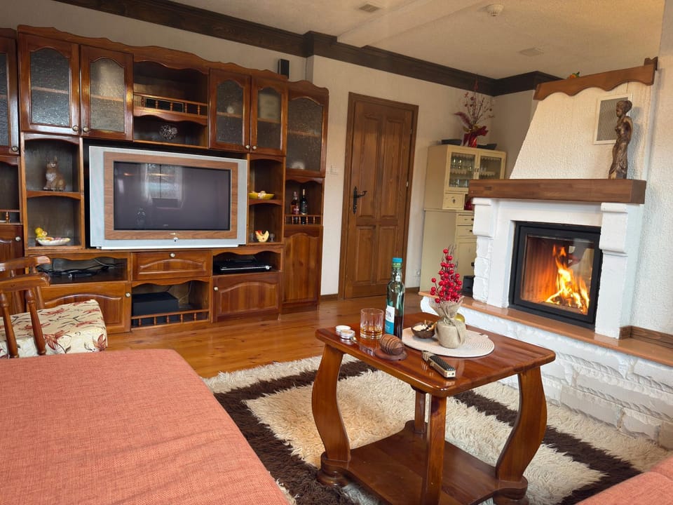 Communal lounge/ TV room, Living room