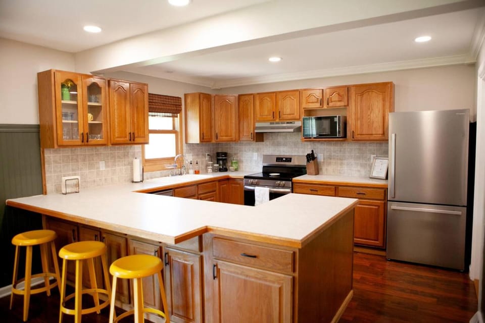 Family Friendly 3 Bed W/ W&D + Workout Equipment House in Wichita