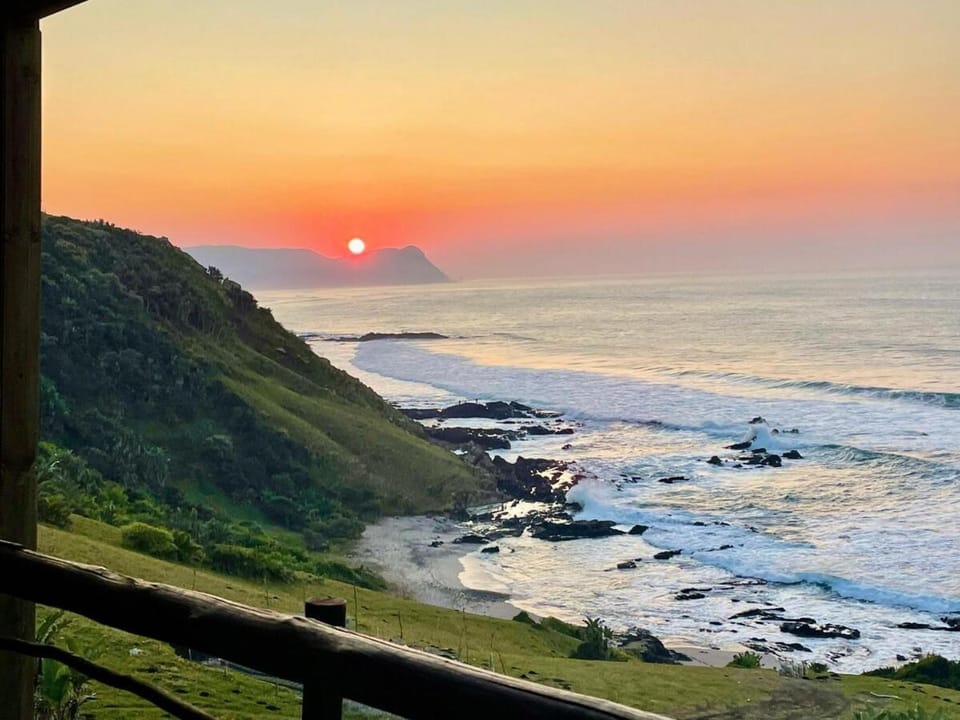 Mamela Amaza - Listen to the waves - Cottage House in Eastern Cape
