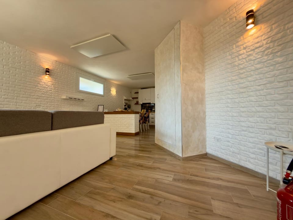 Kitchen or kitchenette, Living room, Seating area