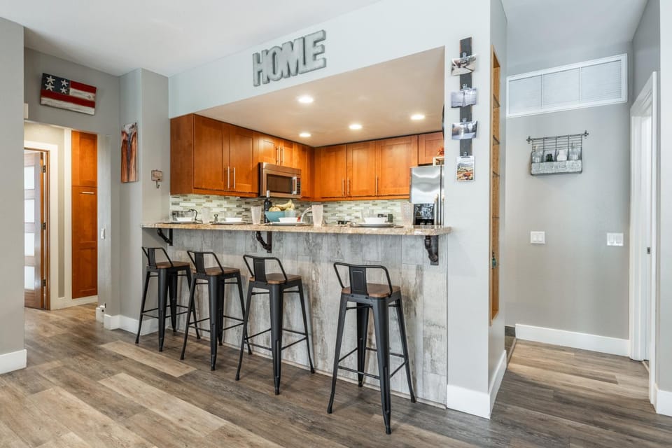 Kitchen or kitchenette, Seating area, furniture, microwave