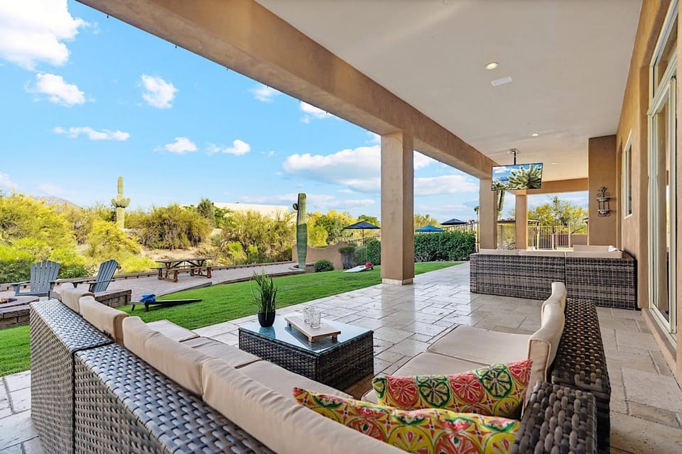 Pinnacle Peak Estate House in Pinnacle Peak