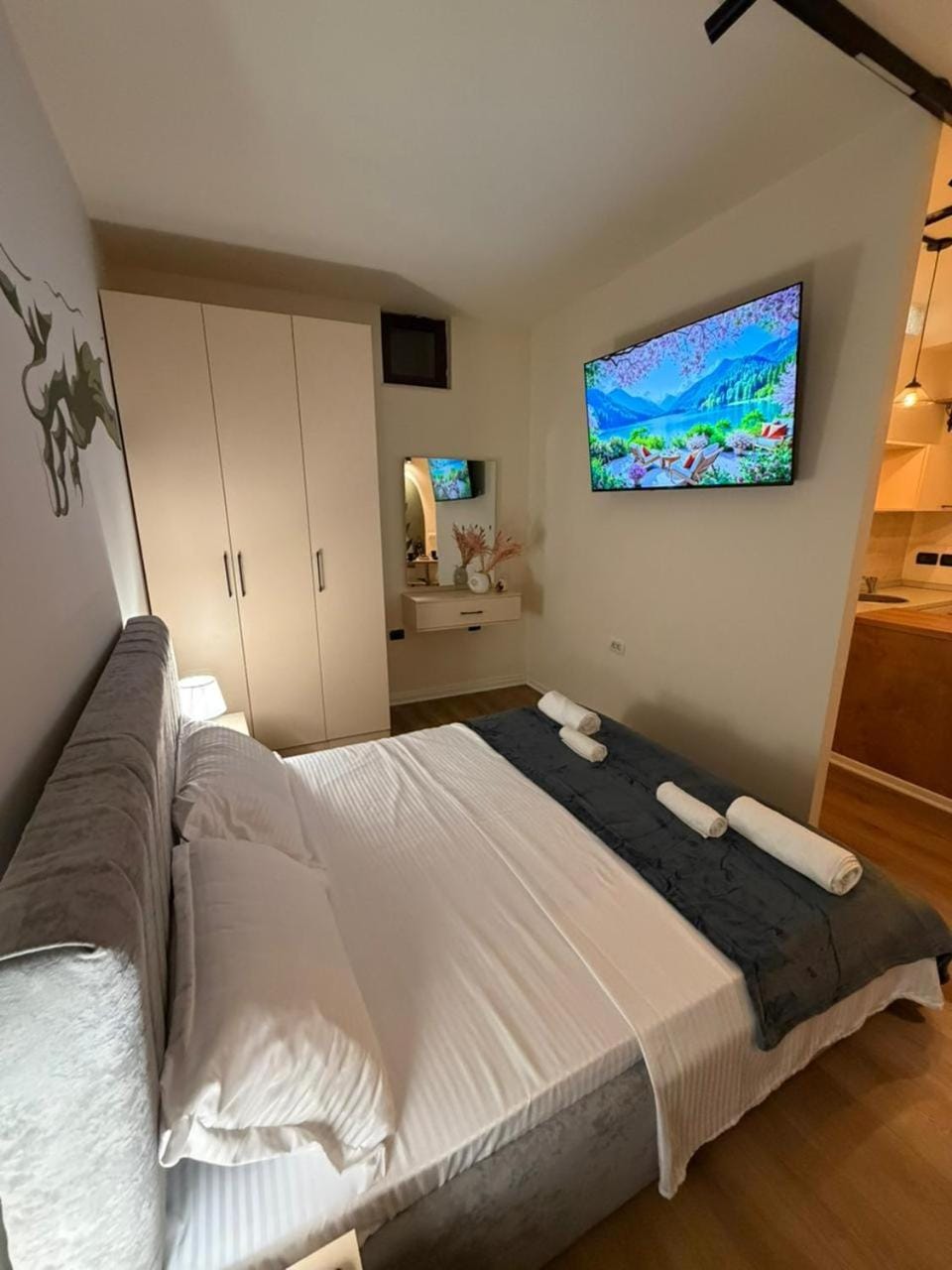 Bed, TV and multimedia, Bedroom, towels, wardrobe
