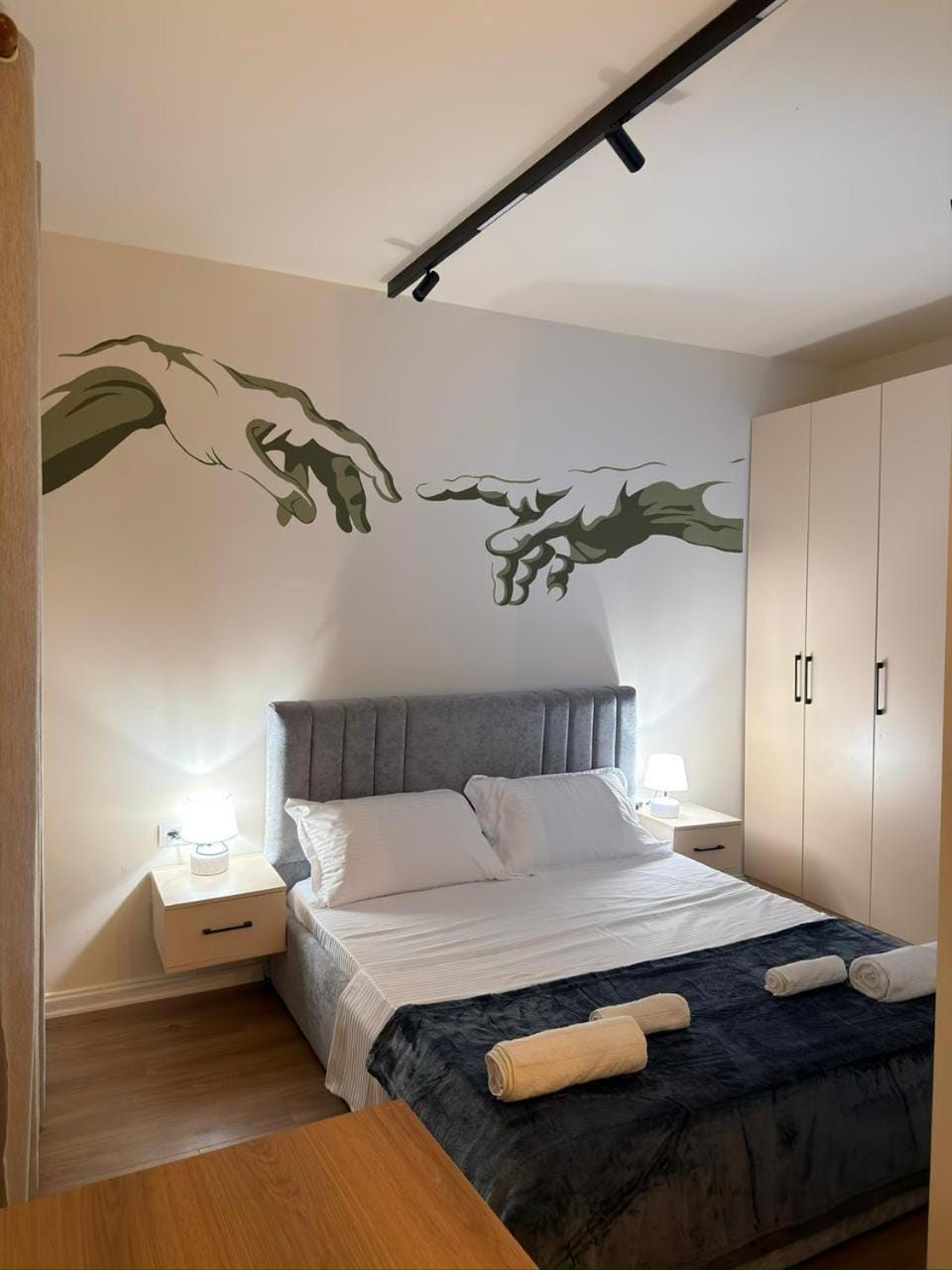 Bed, Bedroom, towels, wardrobe