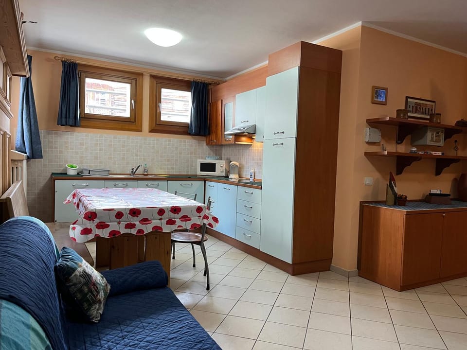 Stambecco - Baitin da Fedaria - semi-interrato libero su due lati Apartment in Canton of Grisons