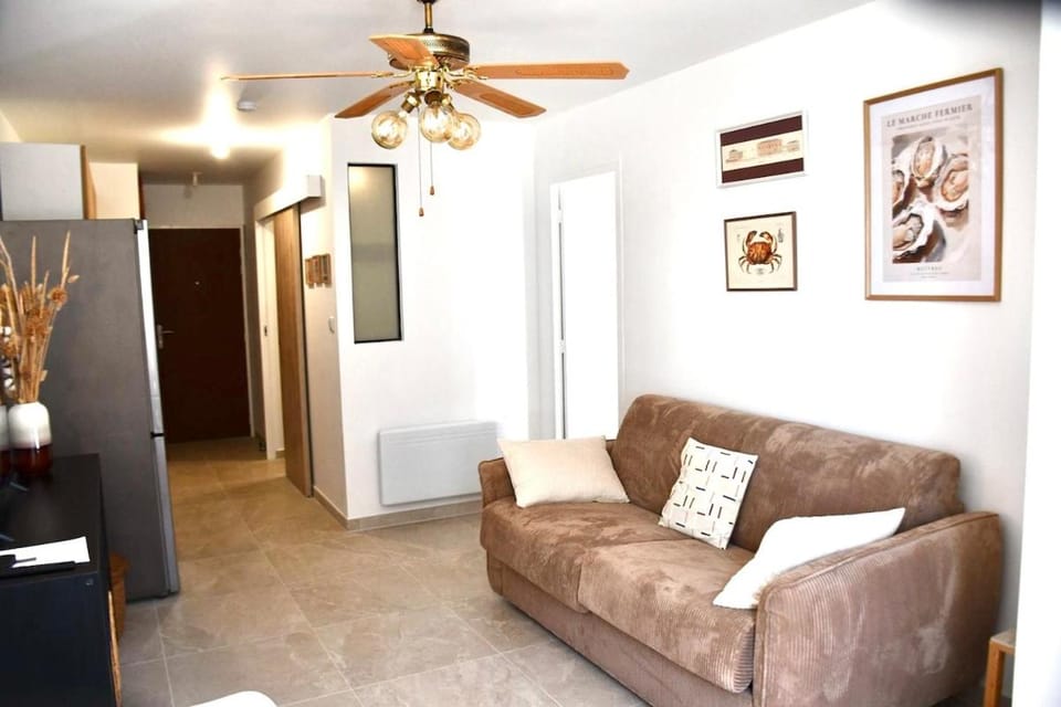 Cozy 1-Bedroom Apartment - Parking - 4 People - 3 Minutes to Point Zéro Beach Apartment in La Grande-Motte