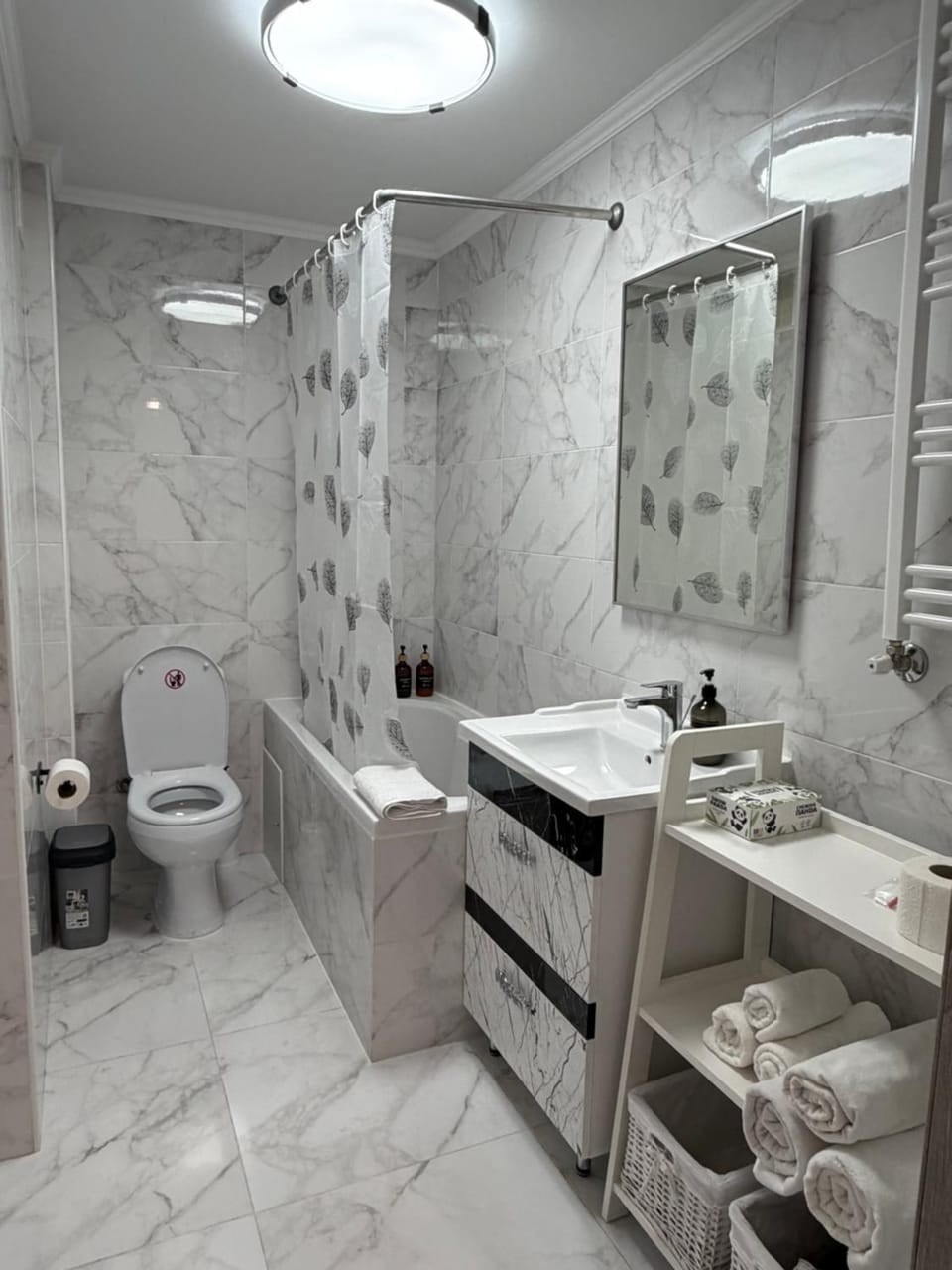 Shower, Toilet, Bathroom, Bath, towels