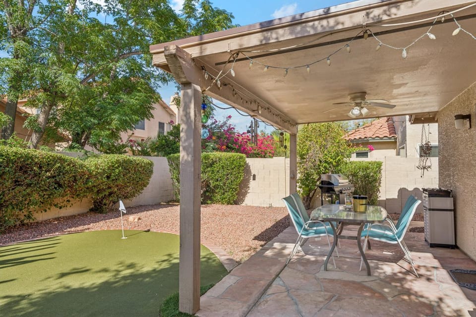 Gilbert Islands House in Gilbert