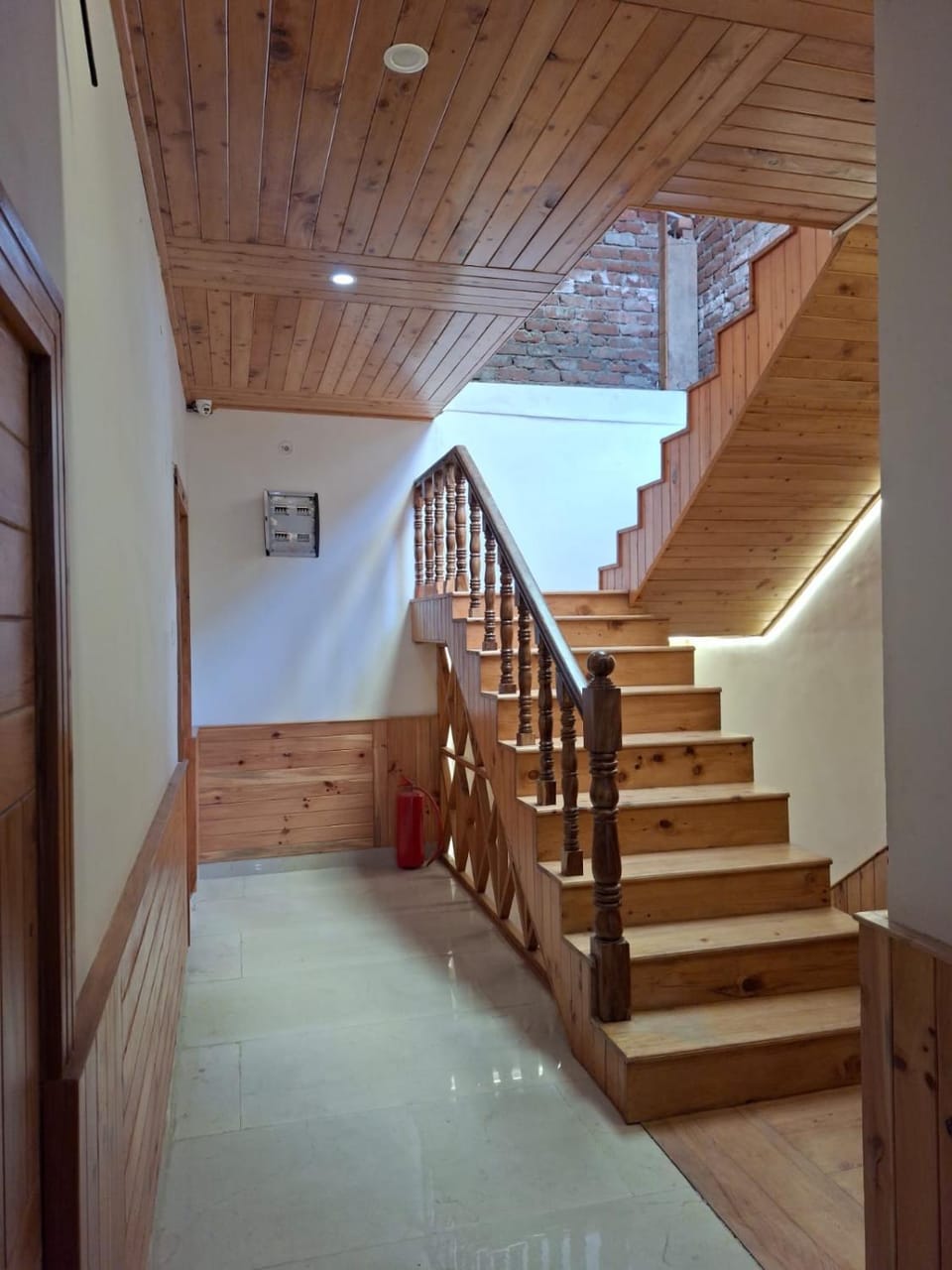 VESPERWOODSMANALi Hotel in Himachal Pradesh