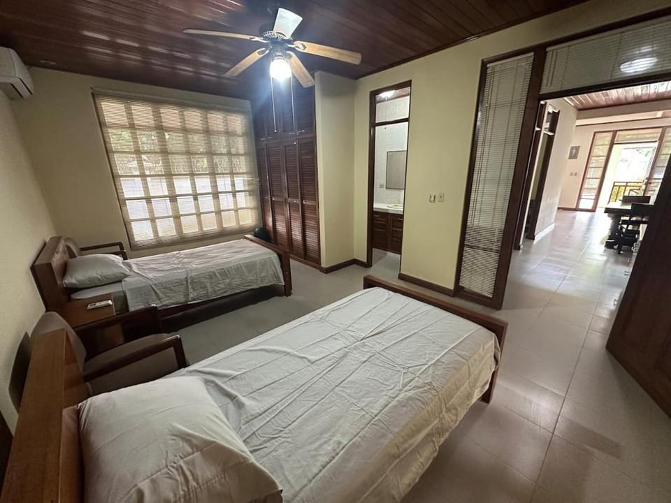 Full house, 2 Bedroom & kitchen Apartment in Bocas del Toro Province