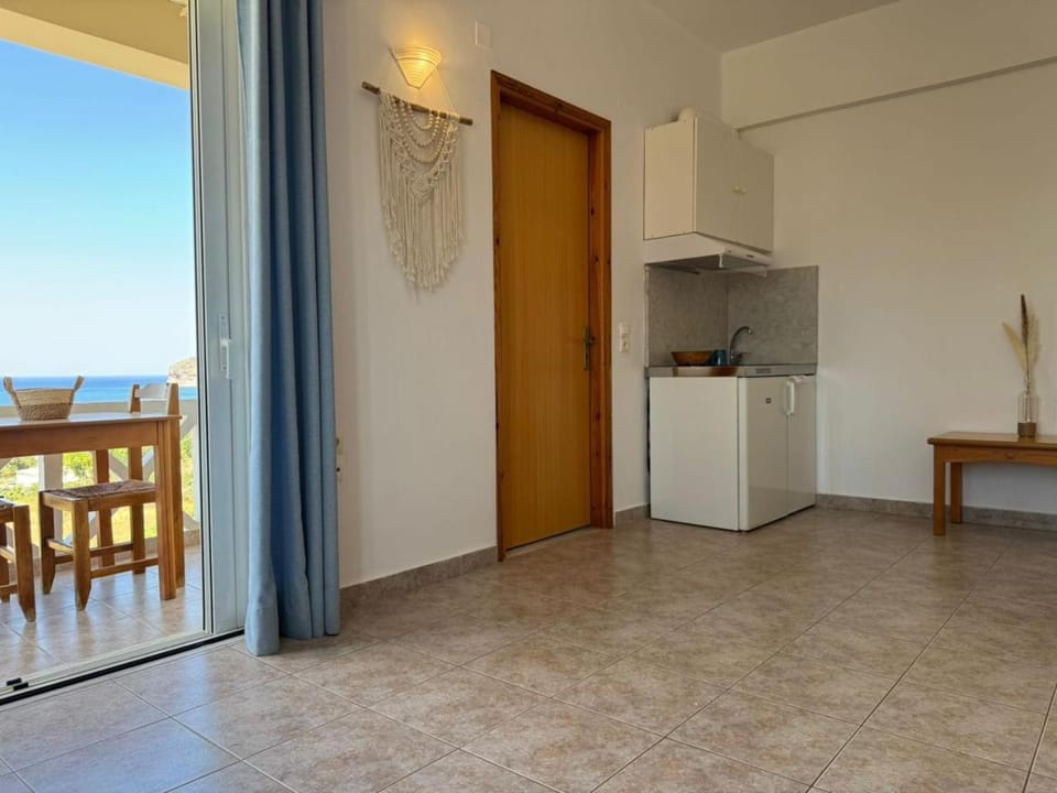 Kitchen or kitchenette, Sea view