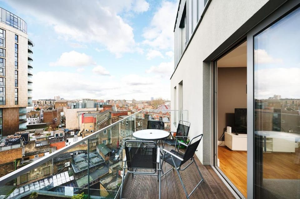 Modern 2BR Flat Near Dalston & Shoreditch Apartment in London Borough of Hackney