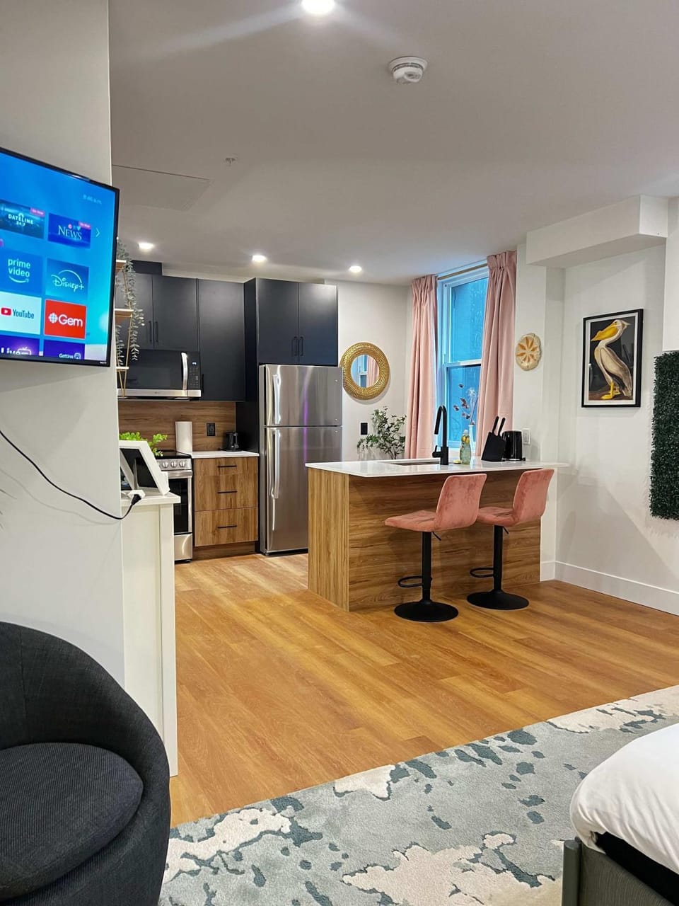 Pink Sunrise Studio #209, King Bed, Downtown, AC Apartment in Dartmouth