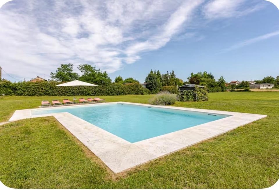 Tenuta Ronco Relais Villa in Piedmont