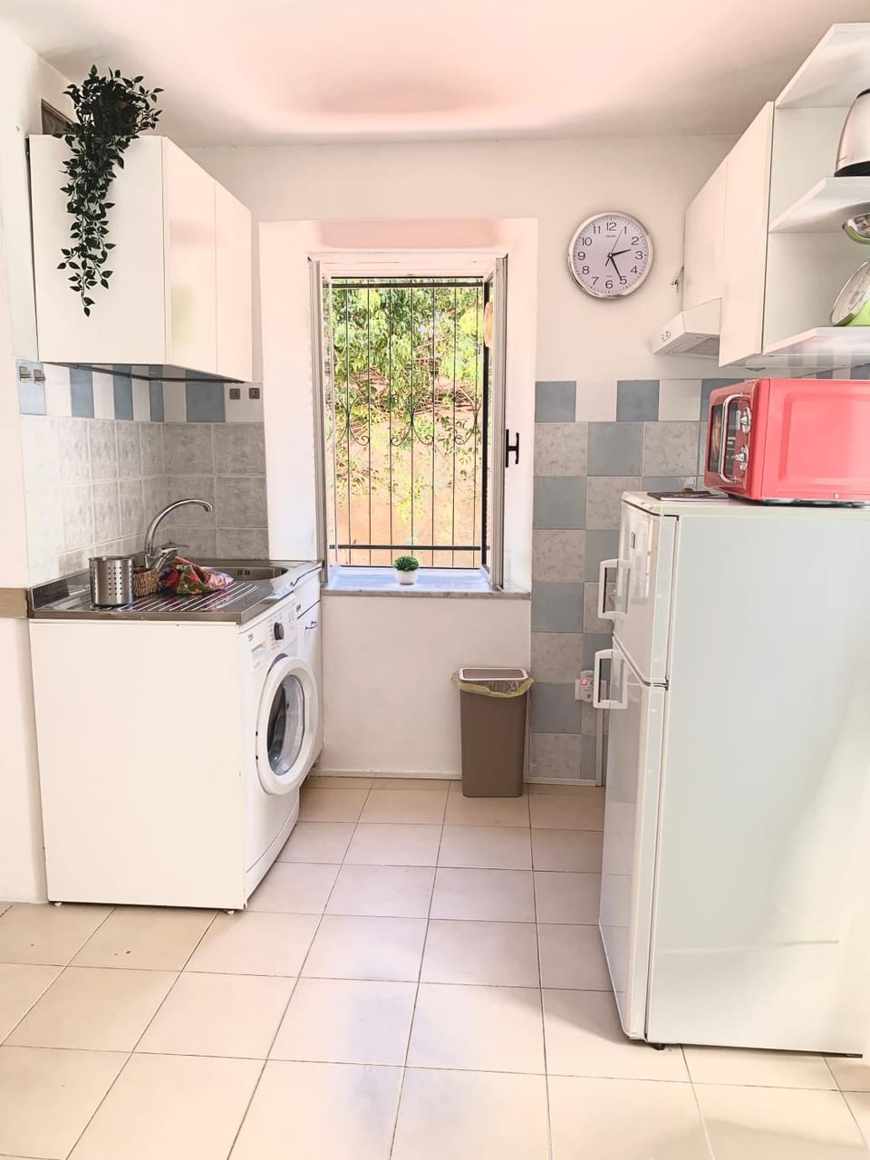 Kitchen or kitchenette, Inner courtyard view