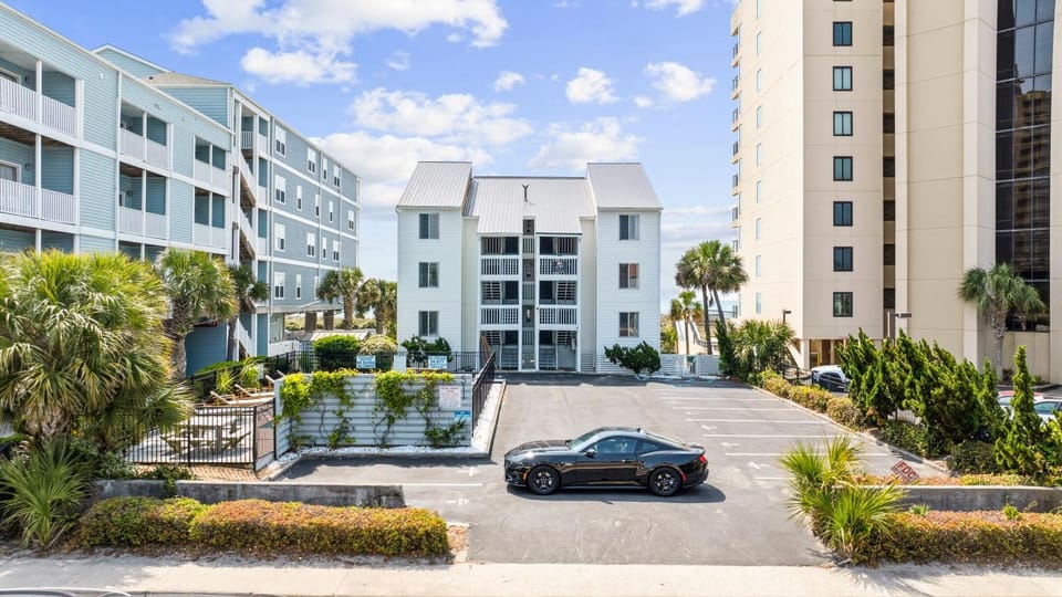 Sea House Villas - The Sweetbay Vacation rental in North Myrtle Beach