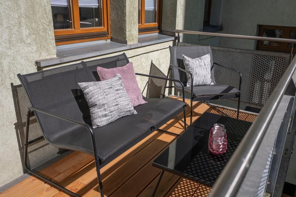 View (from property/room), Balcony/Terrace, Seating area