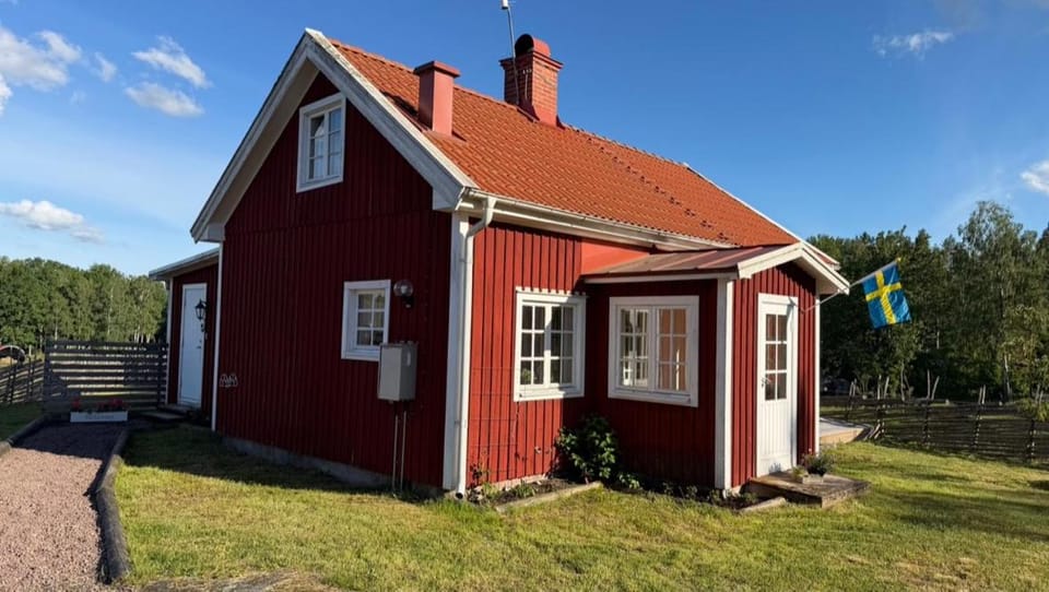 Mysigt torp på bondgård House in Kalmar County, Sweden