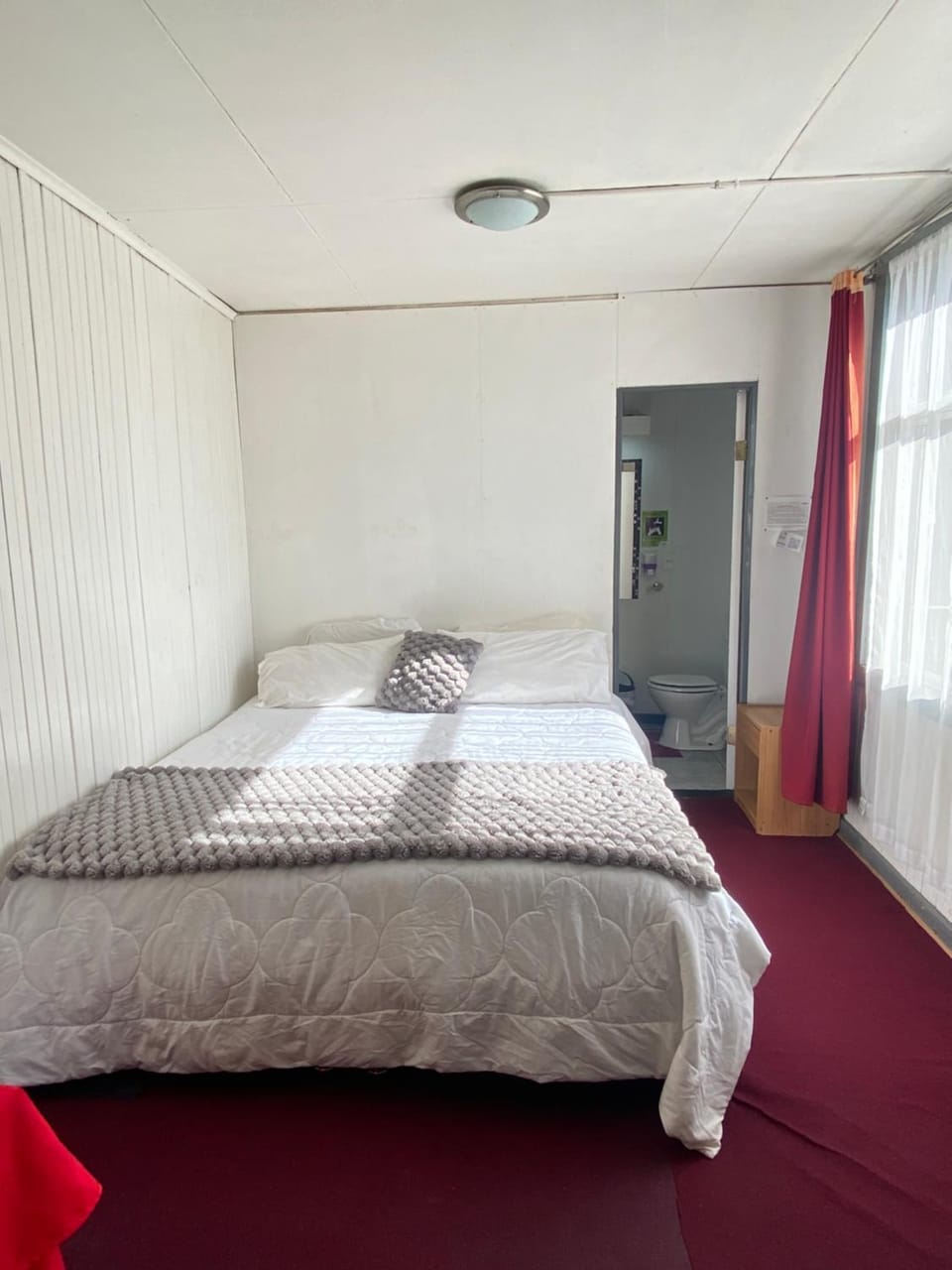 Hostal Cochrane Bed and Breakfast in Valdivia