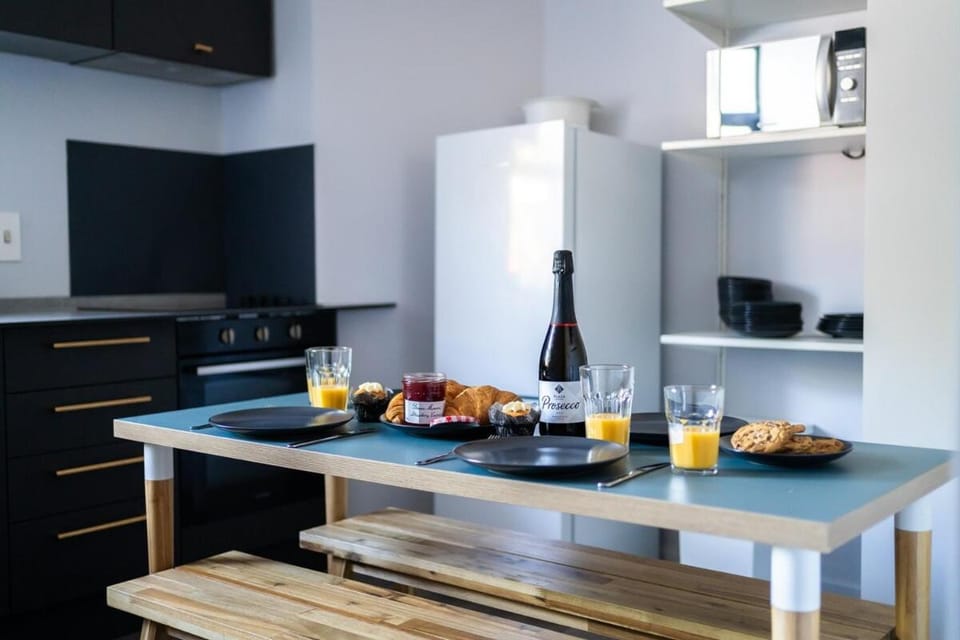 #150 Bright Apt - Westbourne Area - Sleeps 7- Perfect for Families Apartment in Poole