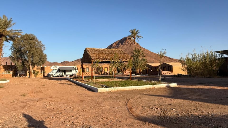 Property building, Day, Neighbourhood, Natural landscape, Mountain view, Parking