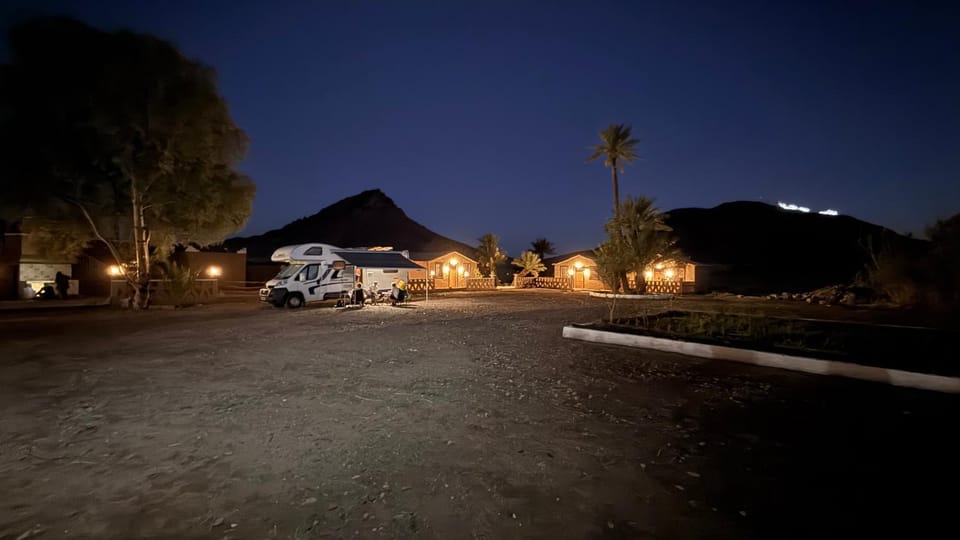 Restaurant/places to eat, Night, Neighbourhood, Natural landscape