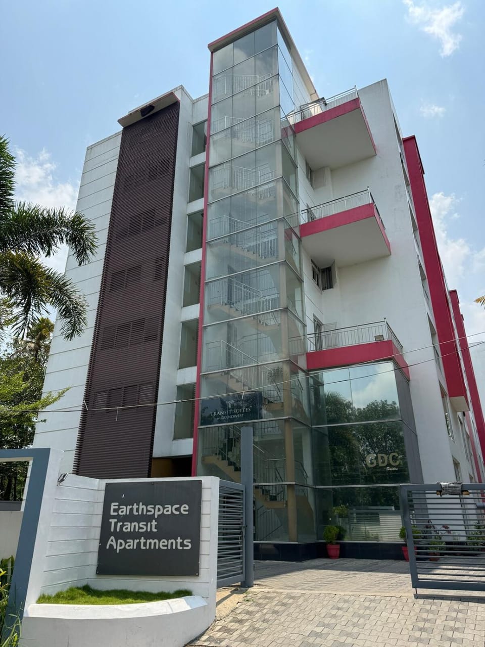 1BHK Flat 5 mint Away from CIAL with Pool Facility Apartment in Kochi