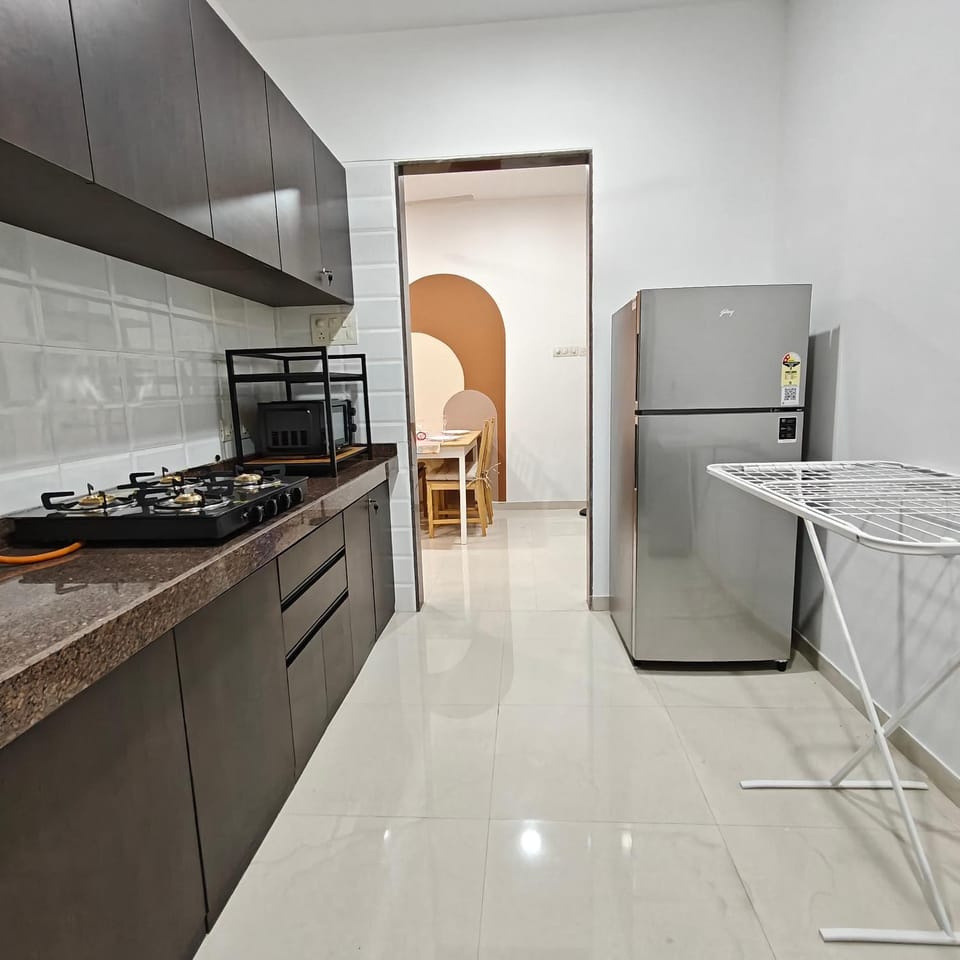 Kitchen or kitchenette, oven, stove