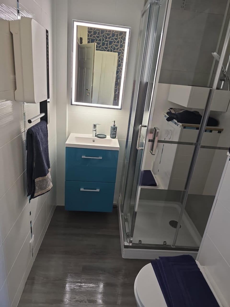 Studio cosy trés confortable calme Very comfortable cozy studio Apartment in Auvergne-Rhône-Alpes