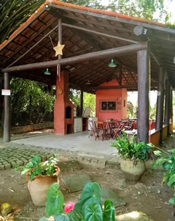 Casa Verde, tranquilidade e segurança perto de todo em Paraty House in Paraty